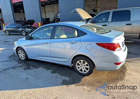 2013 Hyundai Accent Gls z USA, uszkodzony, nr VIN KMHCT4AE3DU517406